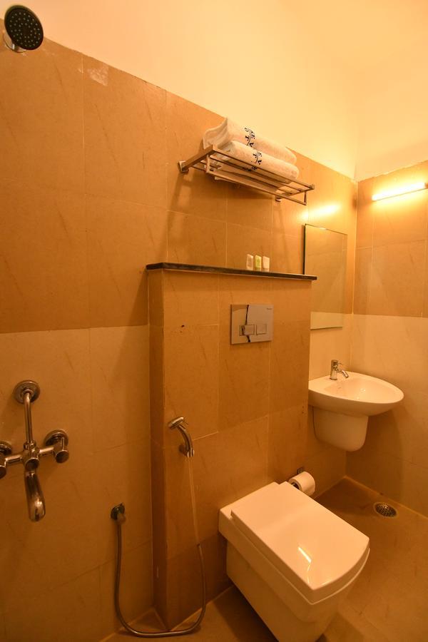 Lake View Hotel Madurai Extérieur photo