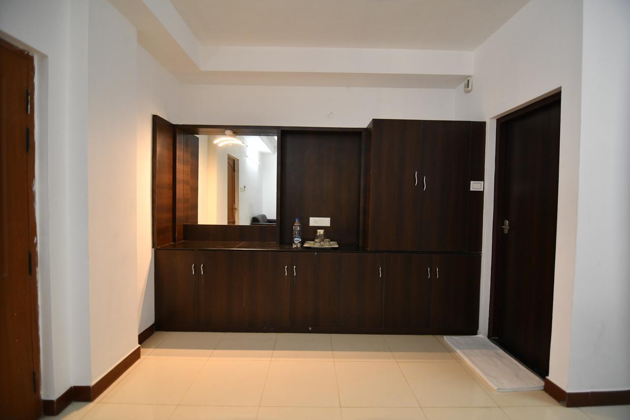 Lake View Hotel Madurai Extérieur photo