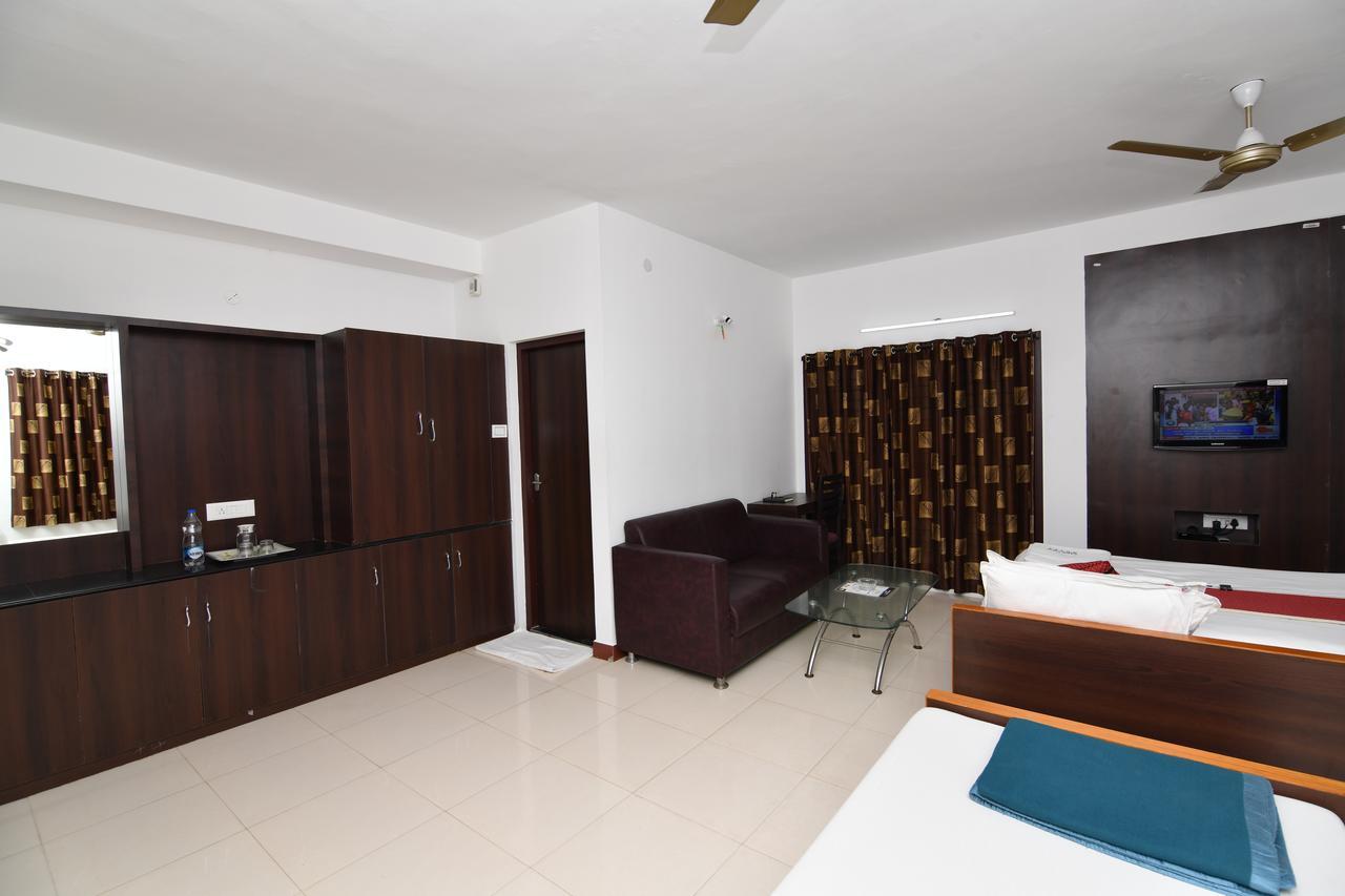 Lake View Hotel Madurai Extérieur photo