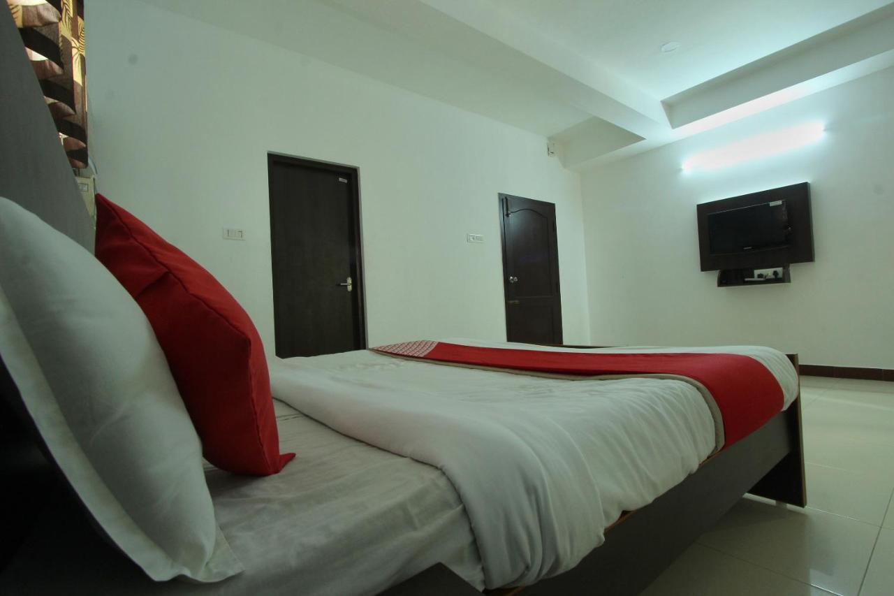 Lake View Hotel Madurai Extérieur photo