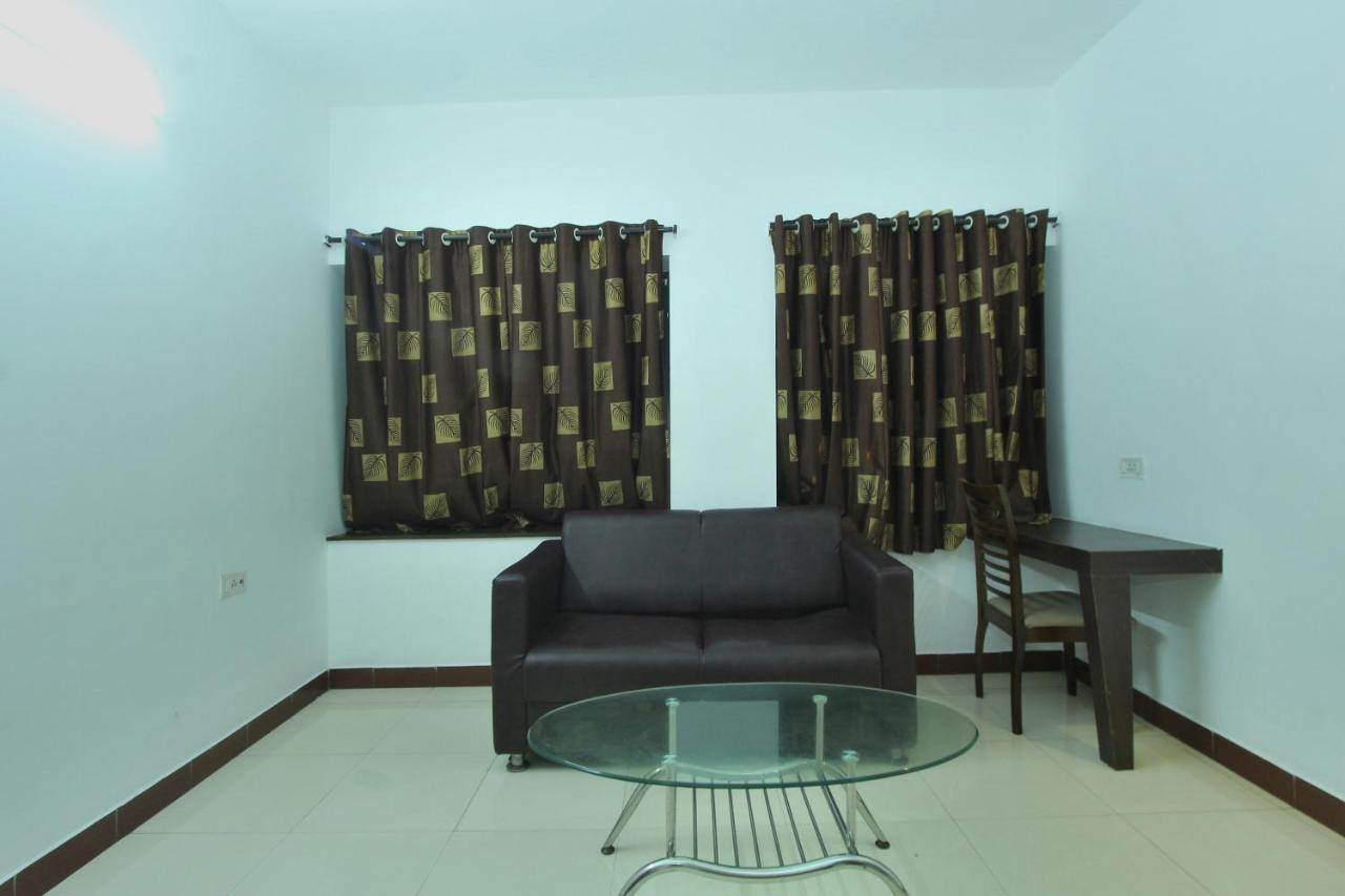 Lake View Hotel Madurai Extérieur photo
