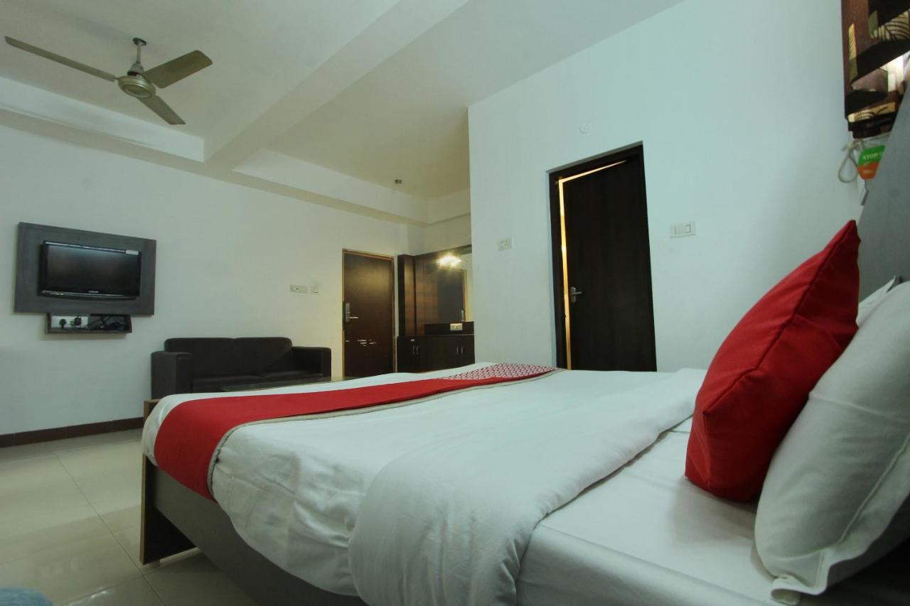Lake View Hotel Madurai Extérieur photo