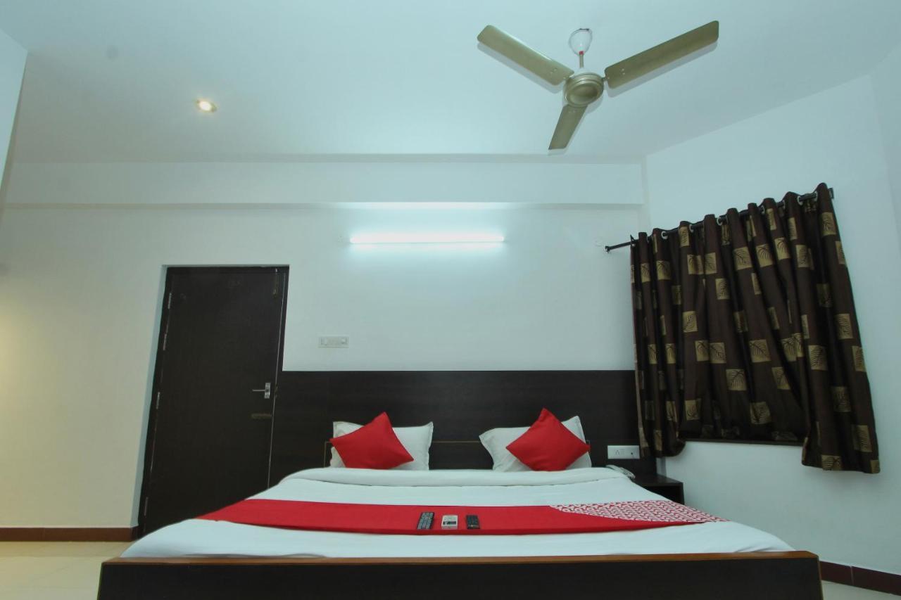 Lake View Hotel Madurai Extérieur photo