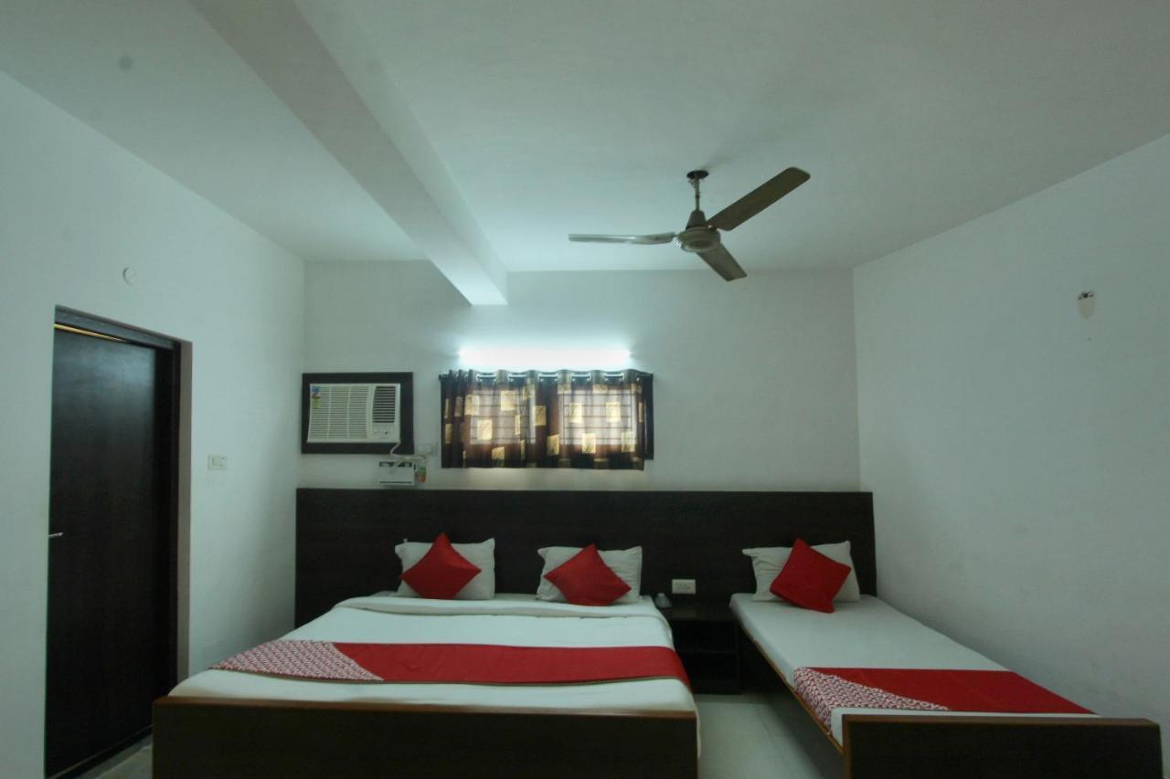 Lake View Hotel Madurai Extérieur photo