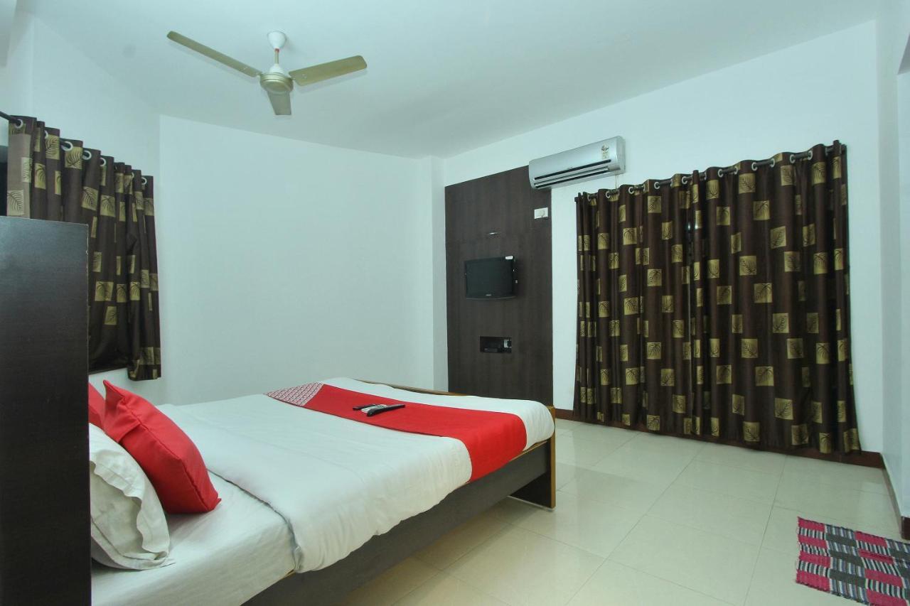 Lake View Hotel Madurai Extérieur photo