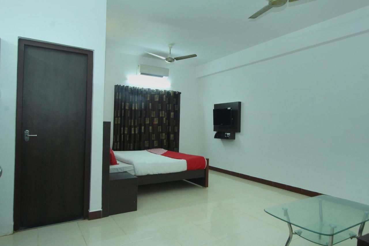 Lake View Hotel Madurai Extérieur photo