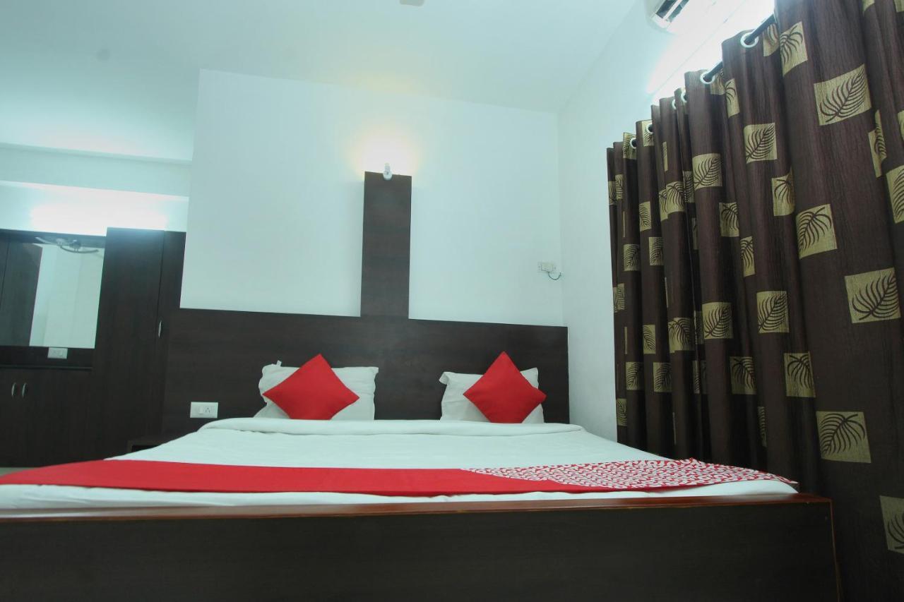 Lake View Hotel Madurai Extérieur photo